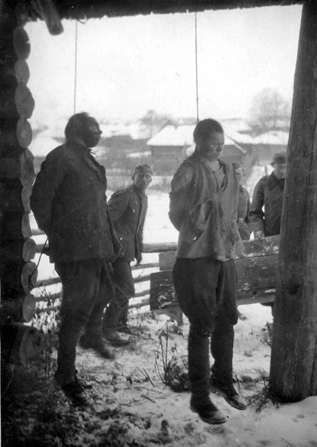 Казнь пленных красноармейцев. Псковская обл., 1942 г.