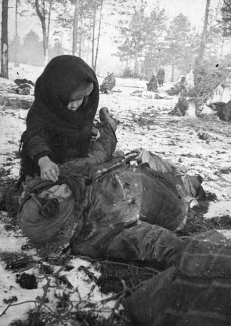 Концлагерь для гражданского населения «Озаричи» в Белоруссии, 1944 г. Автор съемки: Подшивалов Е.