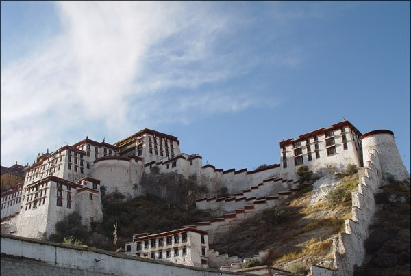 Дворец Потала (Potala) Вокруг дворца
