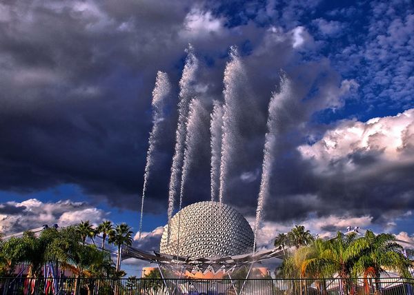 Красивейшие фонтаны мира Disney’s Fountain of Nations (Фонтан Наций) в Диснейленде, Epcot (Флорида)