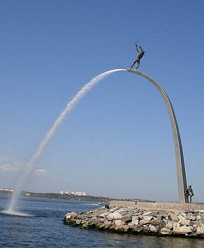 Странные и занятные статуи мира. Клик - следующее фото.