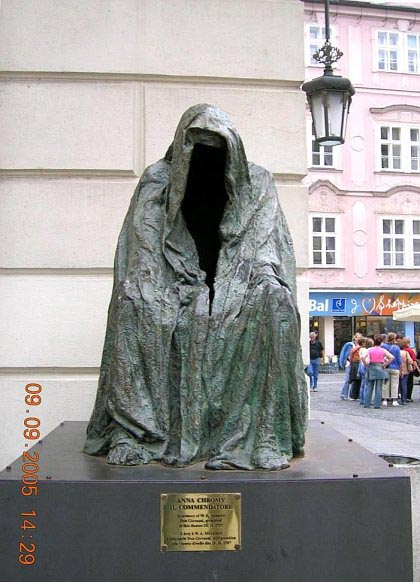 Странные и занятные статуи мира. Клик - следующее фото.
