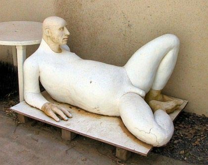 Странные и занятные статуи мира. Клик - следующее фото.