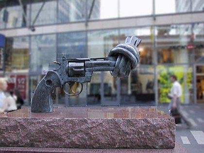 Странные и занятные статуи мира. Клик - следующее фото.