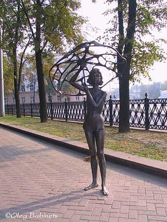 Странные и занятные статуи мира. Клик - следующее фото.
