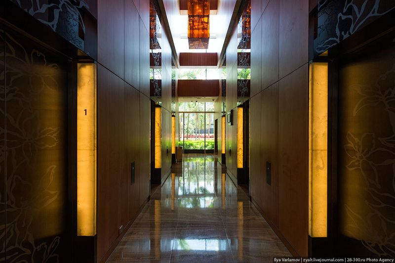 Отель Marina Bay Sands, бассейн под облаками Точнее ко мне в номер